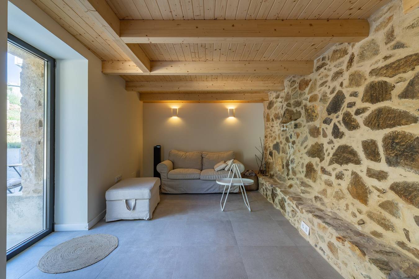 Casa Rural „Cortiña Do Castelo“ mit Bergblick, privater Terrasse und Wlan in Carballo, Costa da Morte