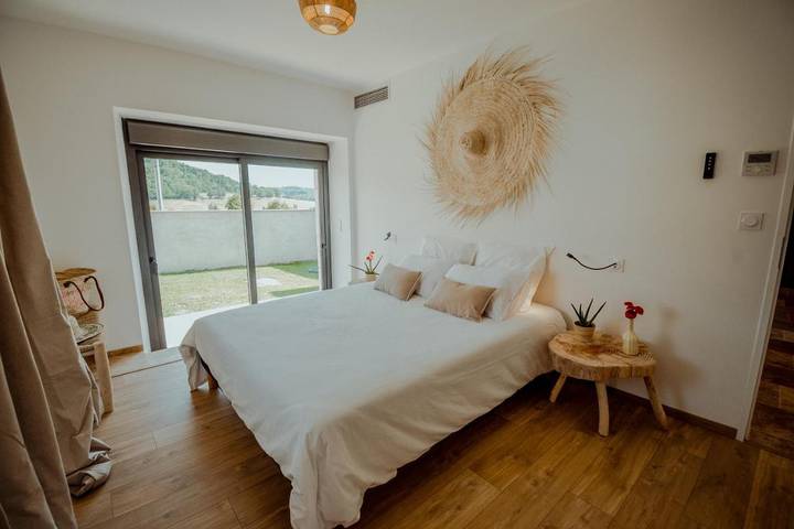 Location de vacances pour 18 personnes, avec jardin ainsi que piscine et jacuzzi, animaux acceptés à Cazes-Mondenard - 4