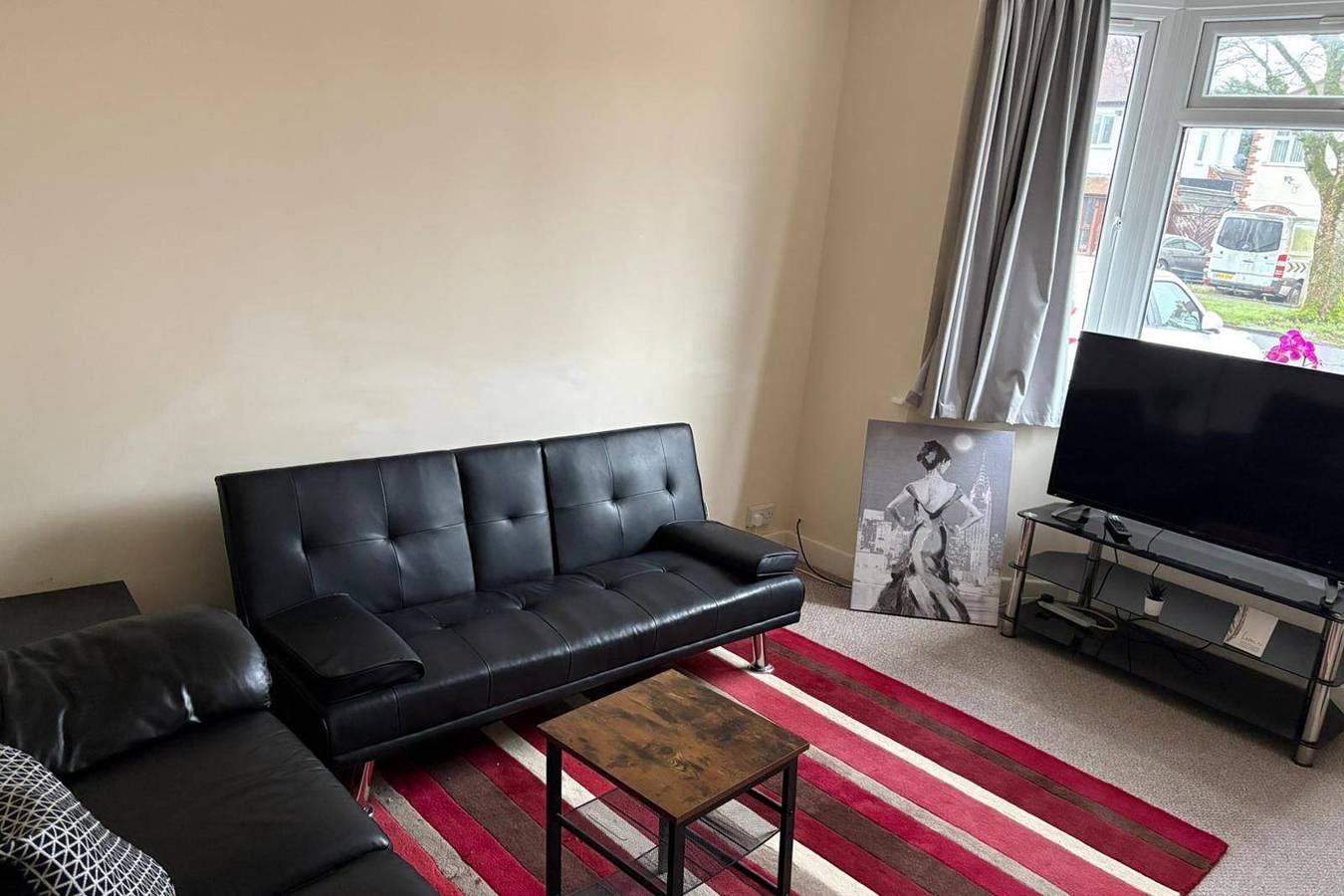 Wolves Retreat Sleeps 7 with Garden Parking in Wolverhampton, Birmingham e dintorni