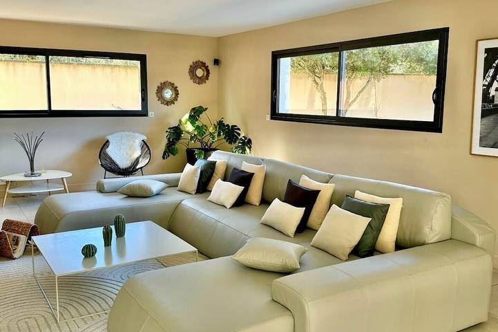 Location de vacances pour 12 personnes, avec Balcon et Jacuzzi ainsi que Terrasse et Jardin à Chamaret - 4