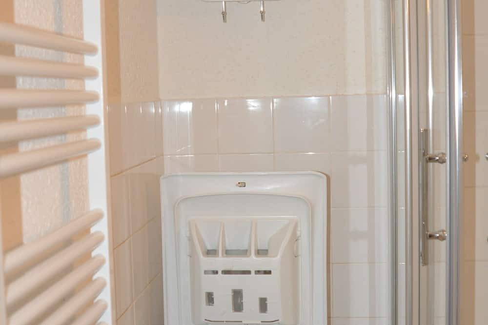 Appartement entier, Studio cabine 4 pers, balcon, pied des pistes, ascenseur in La Ferrière, Le Pleynet Les Sept Laux