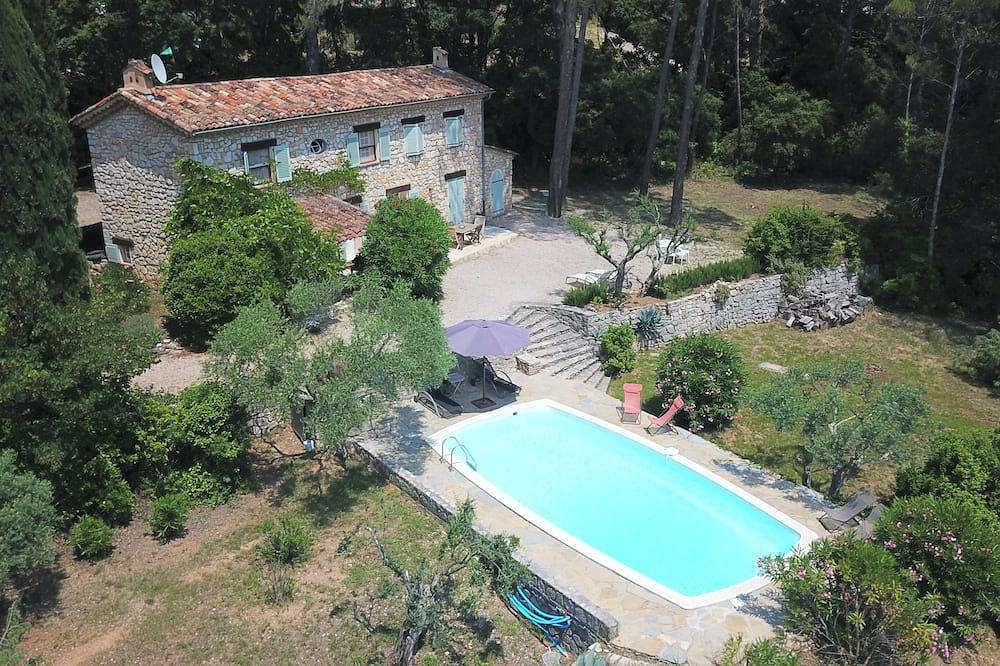 Freistehendes Landhaus, Garten und Wellness zwischen Meer und See in Draguignan, Draguignan Region
