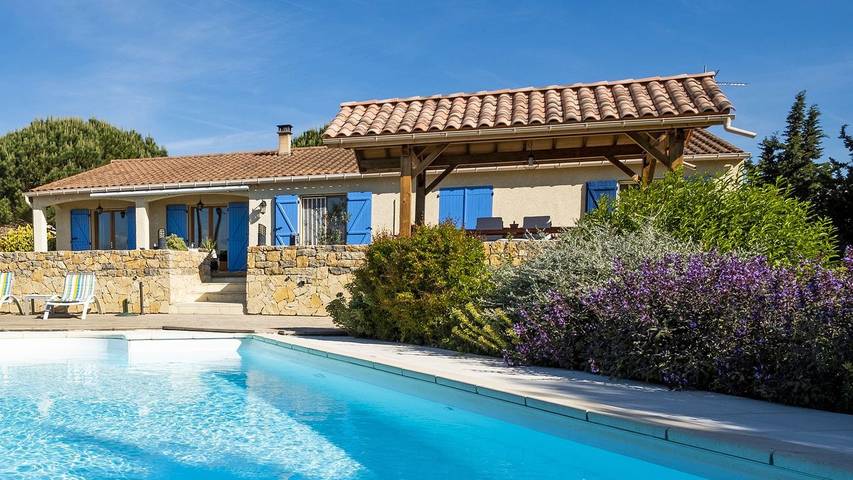 Cottage pour 6 personnes, avec terrasse ainsi que piscine et jardin à Malviès