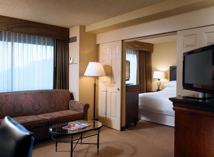 Sheraton Fairplex Suites & Conference Center in Pomona, Mount Baldy