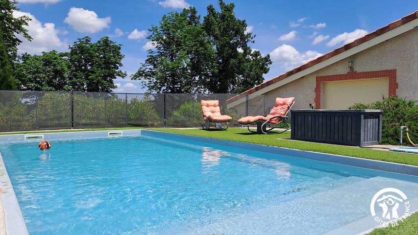 Gîte pour 4 personnes, avec jardin et piscine - 1