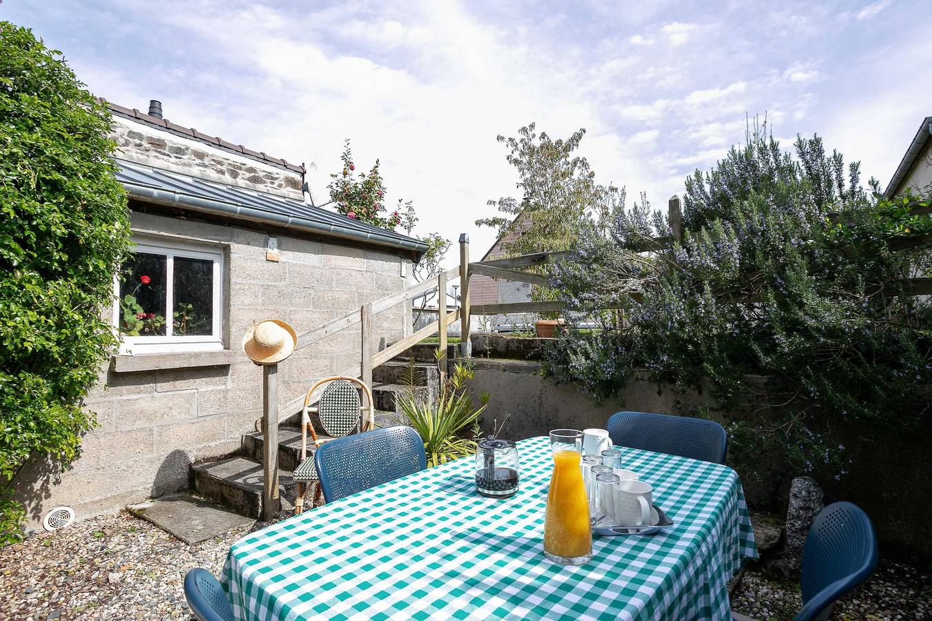 Maison d'hôtes 'Chambre Trieux' avec terrasse partagée, jardin partagé et Wi-Fi in Pontrieux, Région de Guingamp