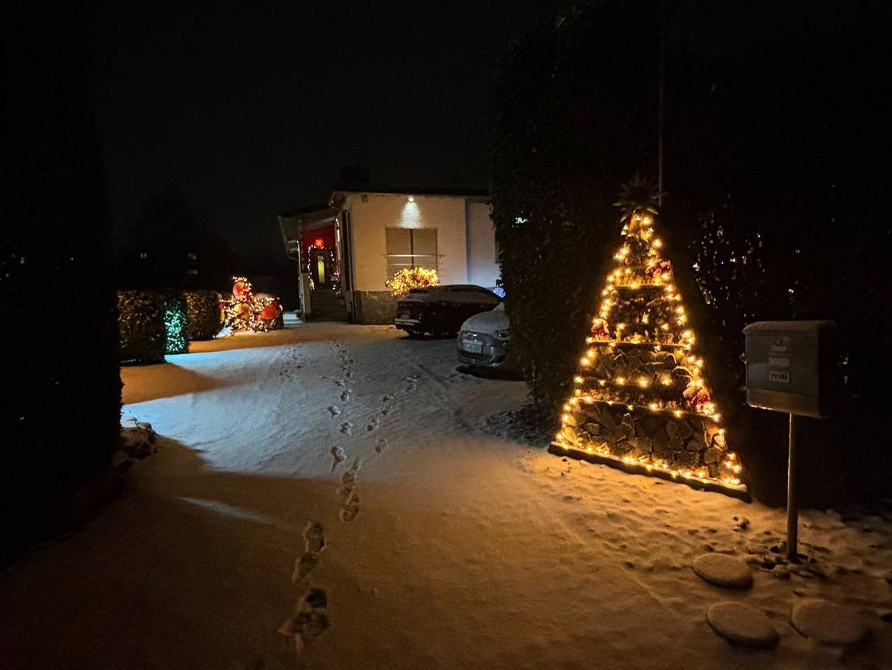 Ganze Ferienwohnung, 4 **** Ferienwohnung Schlossblick Sauna Pool Jakuzzi privat - 4-Sterne Ferienwohnungen Schlossblick mit privat buchbarem Wellness + Pool in Braunfels, Lahn-Dill-Kreis