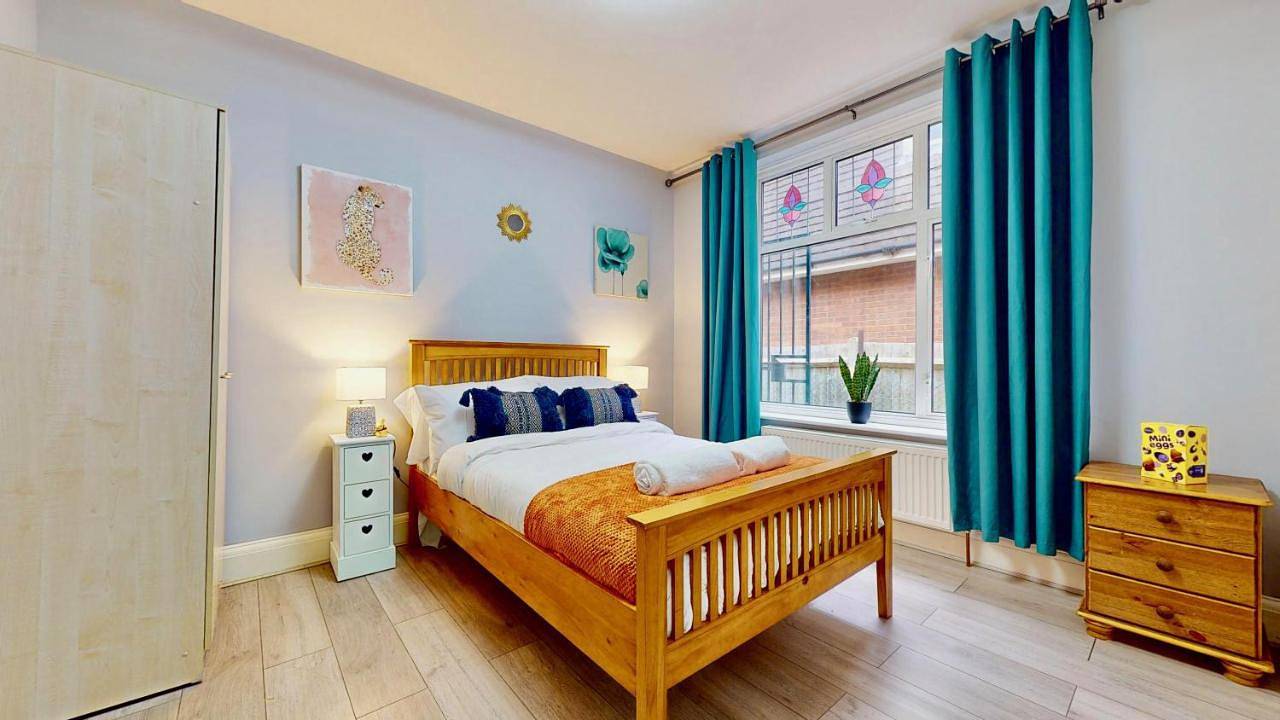 Three-Bedroom House in Bexley, London