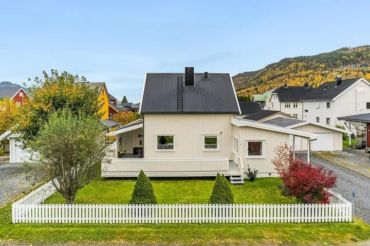 Ferienhaus für 8 Personen, mit Pool und Garten, kinderfreundlich - 1