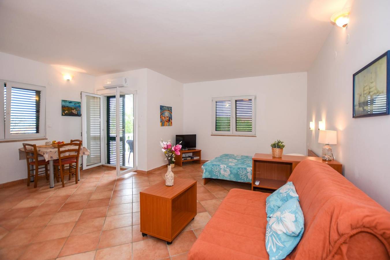 Ganze Wohnung, Ferienwohnung für 2 Personen mit Balkon/Terrasse in Gradska plaža (Pag Town), Pag Stadt
