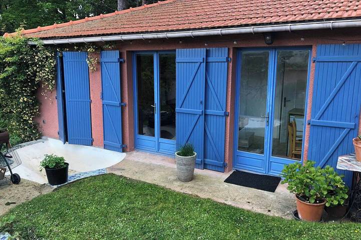 Un studio indépendant dans un cœur de verdure in Chatou, Yvelines