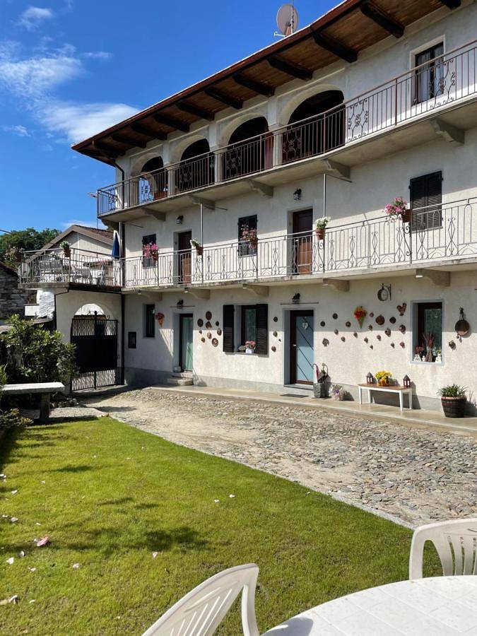 Chambre d’hôte pour 2 personnes, avec Balcon et Terrasse ainsi que Jardin et Vue sur le lac à San Maurizio d'Opaglio
