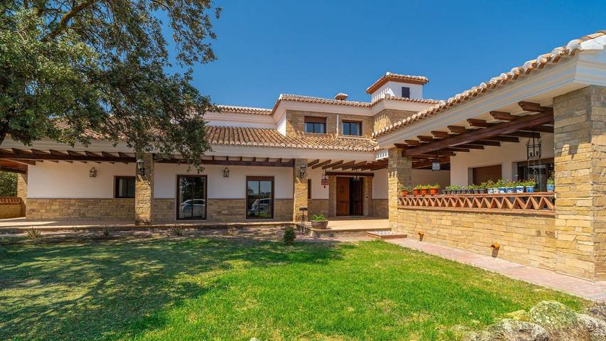 Chalet para 20 personas, con piscina y balcón/terraza, Se admiten mascotas en Loja - 4