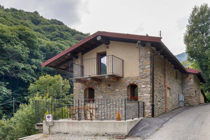 Appartement entier, Appartement « Faunet » avec vue sur la montagne, Wi-Fi et climatisation in Bernezzo, Province de Coni
