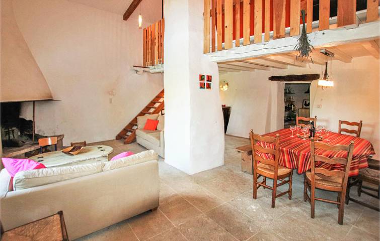 Location de vacances pour 12 personnes, avec jardin ainsi que piscine et vue, animaux acceptés à Cliousclat - 3