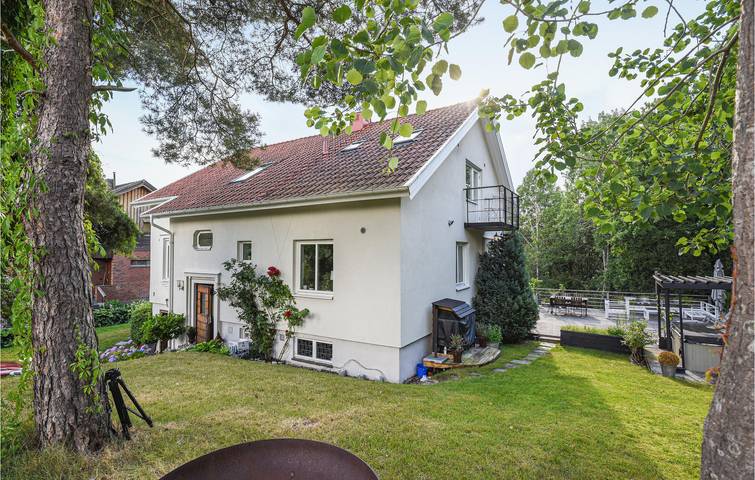 Location de vacances pour 7 personnes, avec terrasse ainsi que jardin et sauna à Göteborg - 2