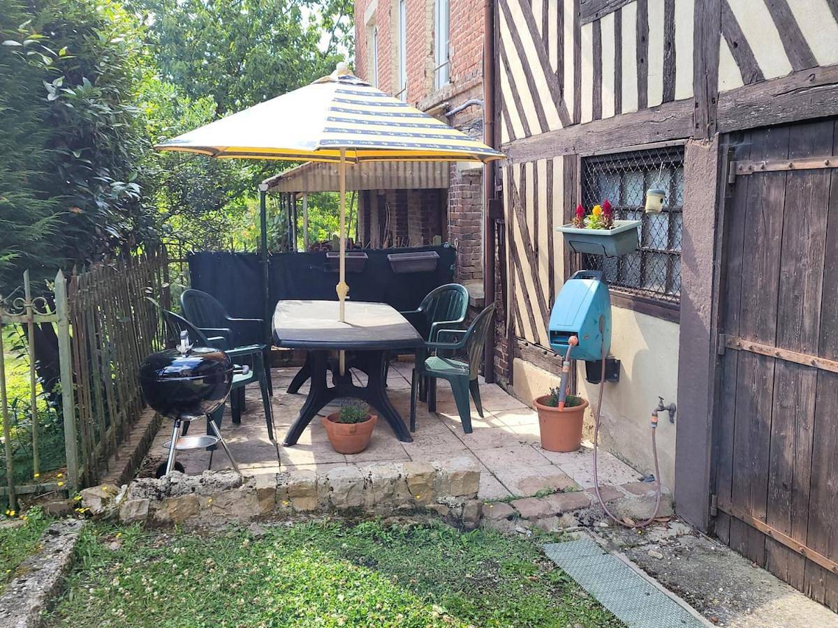 Authentique Maison Normande de village in Cormeilles, Région de Bernay