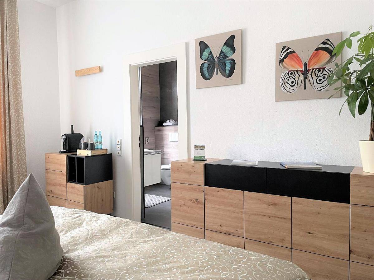 Budget Double Room in Uhlstädt-Kirchhasel, Saaleland