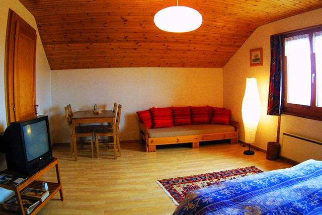 Musy Eliane et Pierre - Petite chambre 2 lits in Sainte-Croix, Nord Vaudois