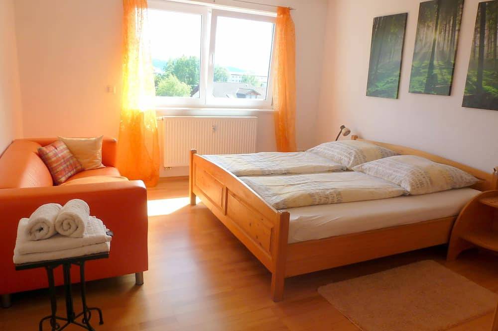 Ganze Wohnung, Großzügige Ferienwohnung in ruhiger Ortsrandlage von wunderschöner Natur umgeben in Scheidegg, Bayerisch Schwaben