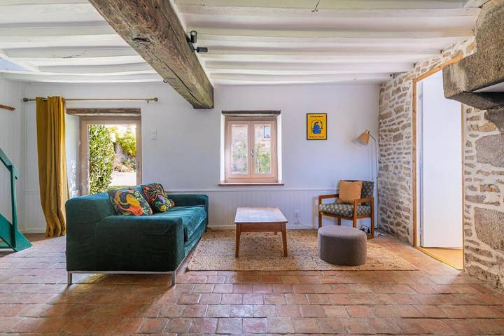 Location de vacances pour 5 personnes, avec jardin ainsi que vue et piscine dans Champfleur