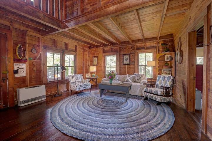 Cottage for 9 people, with yard in Maine