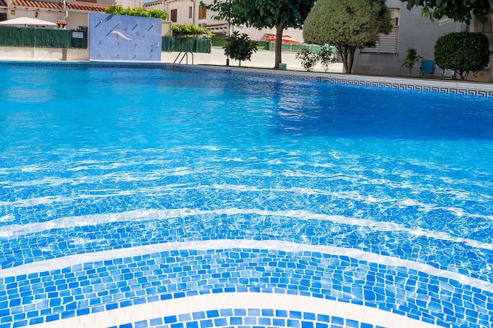 Entire apartment, Beautiful apartment for 4 guests with A\/C, Wifi, pool, Tv, terrace and pets allowed in Torredembarra, Costa Dorada