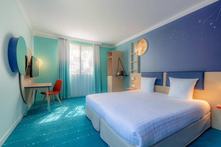 Hôtel pour 8 personnes, avec jardin ainsi que vue et piscine à Magny-le-Hongre - 4