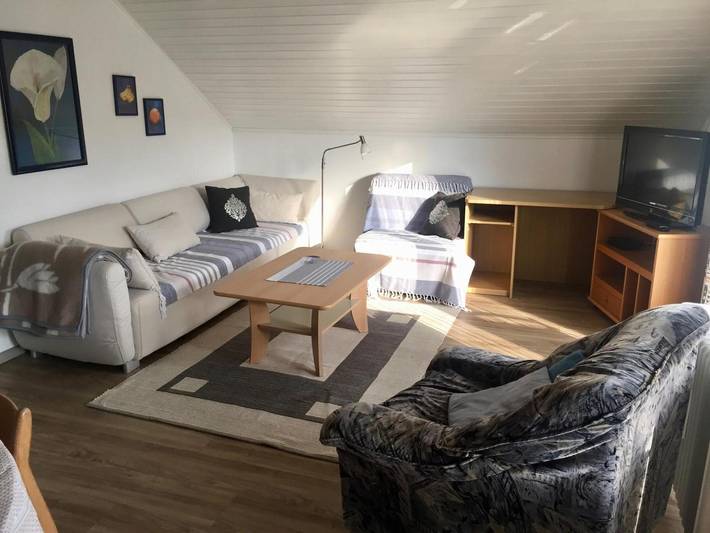 Ganze Wohnung, Ferienwohnung 'Linde' mit Gemeinschaftsgarten, Balkon und Wi-Fi in Endingen am Kaiserstuhl, Endingen