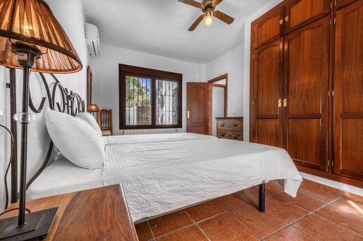 Casa rural para 6 personas, con terraza y jardín además de vistas y piscina en Canillas de Aceituno - 3