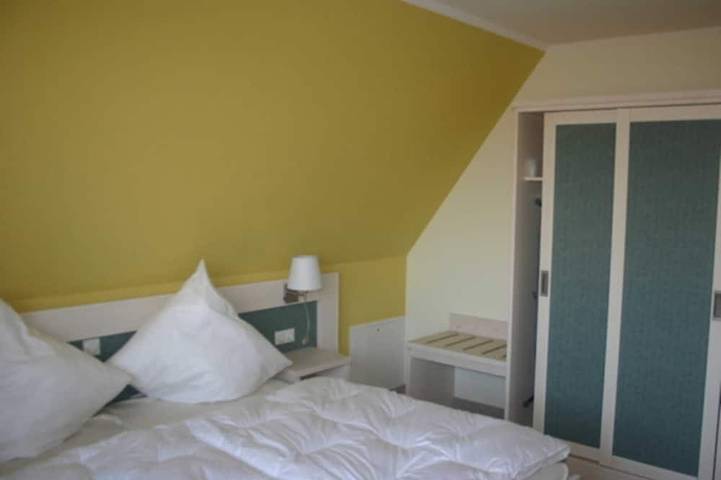 Ganze Wohnung, Ferienhaus Hiddensee an der Ostsee - Fewo III (Meeresrauschen) in Hiddensee, Vorpommern-Rügen