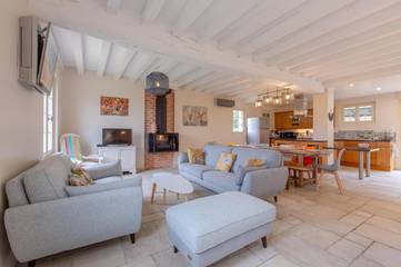 Location de vacances pour 9 personnes, avec jardin et vue à Chémery