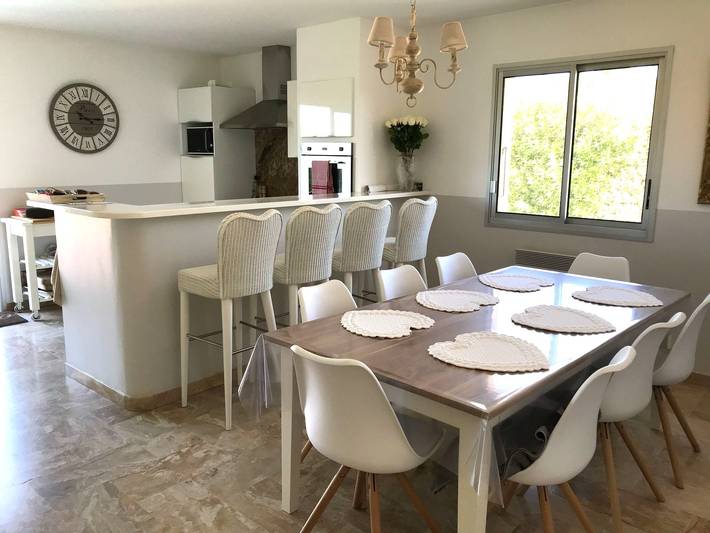 Location de vacances pour 6 personnes, avec jardin ainsi que terrasse et piscine à Saint-Quentin-la-Poterie - 3