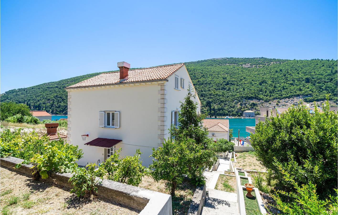 Ganze Ferienwohnung, Charmante Ferienwohnung mit Terrasse, 1 km zur Küste und 2 km zum Stadtzentrum in Mokosica, Dubrovnik-Neretva
