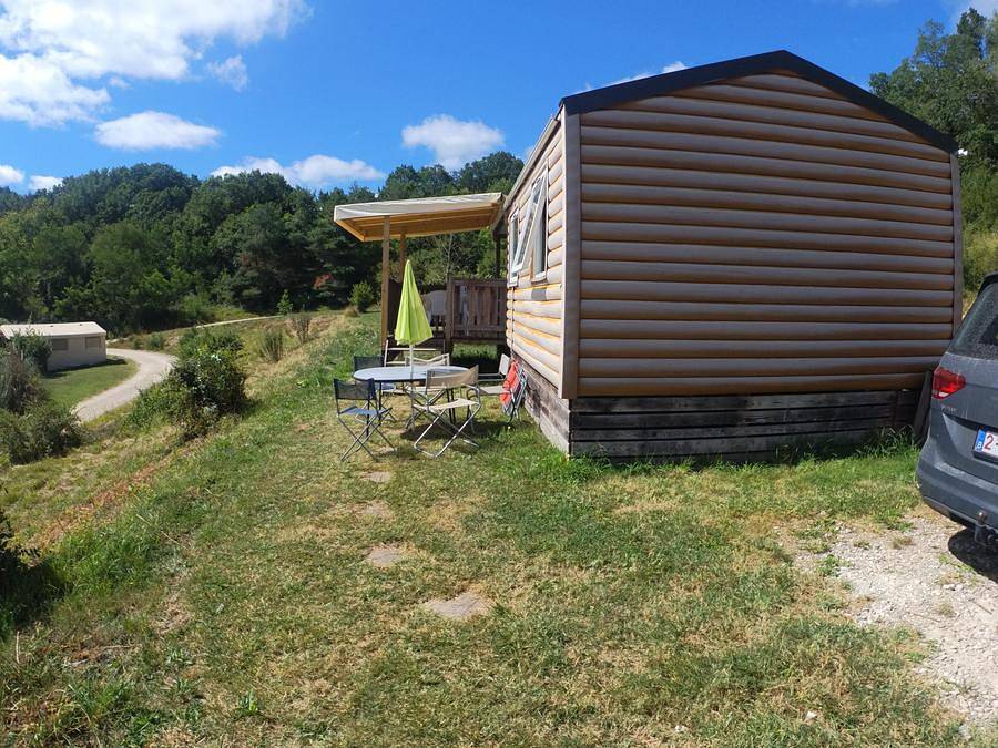 Flower Camping Les Terrasses de Dordogne - Mobilhome 5 personnes - Mobil-Home Chêne Confort 23m² (2ch - 5pers) - terrasse couverte 10m2 - samedi/samedi 5 pers in Rouffignac-Saint-Cernin-de-Reilhac, Périgord Noir