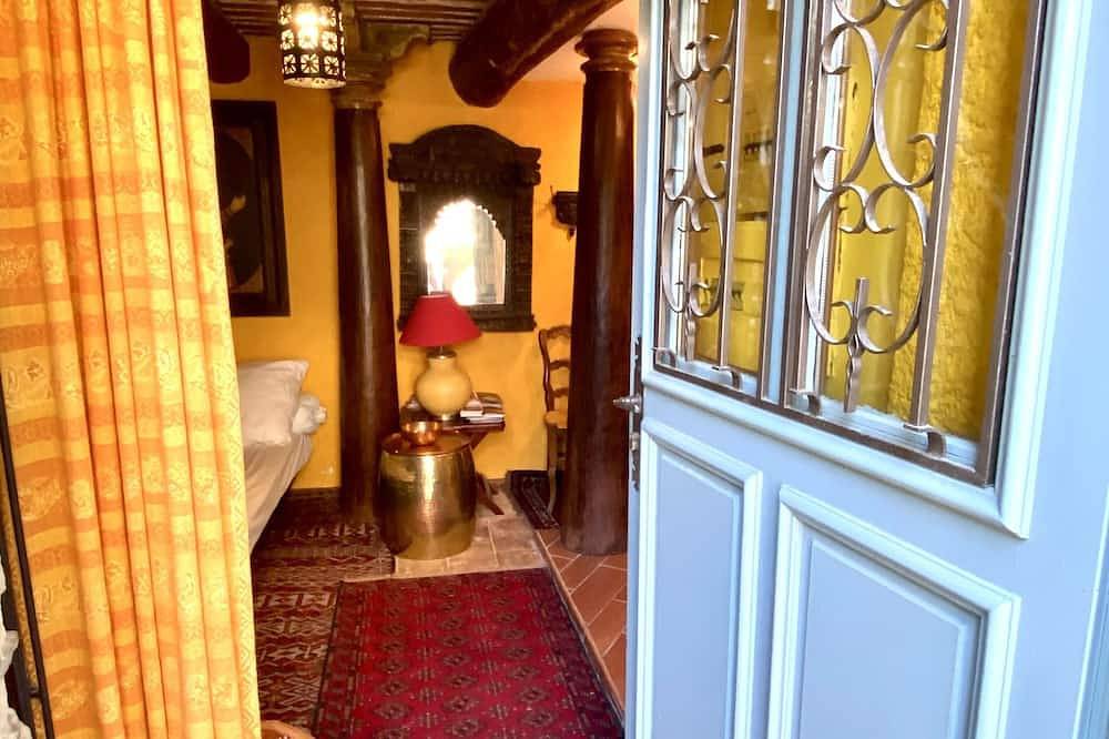 Ganze Wohnung, Studio im Dorfhaus in der Nähe von. aus Aix en Provence in Ventabren, Aix-en-Provence und Umgebung