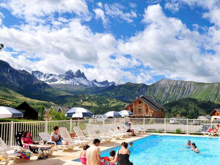 Camping pour 6 personnes, avec sauna, animaux acceptés à Combloux