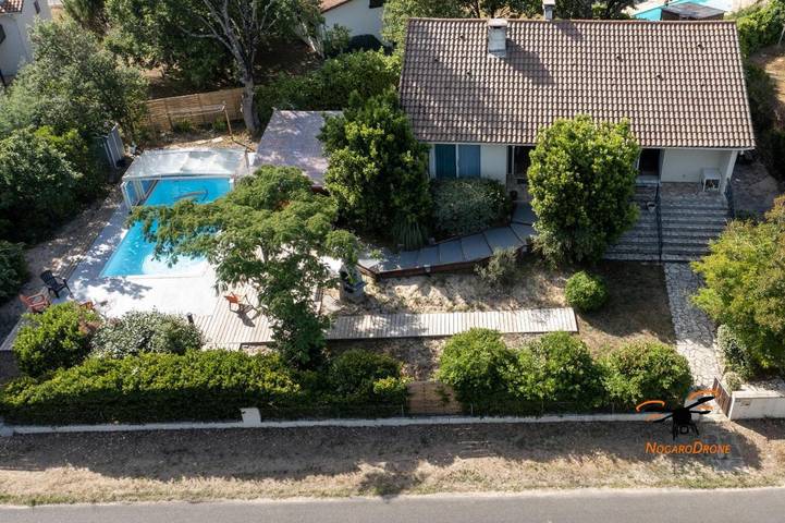 Villa pour 16 personnes, avec jardin et piscine à Mimizan