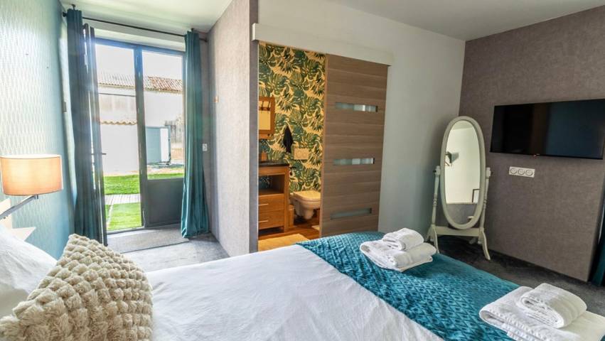 Chambre d’hôte pour 2 personnes, avec jardin et jacuzzi en Charente-Maritime - 3