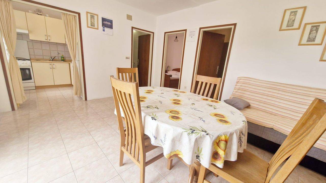 Ganze Ferienwohnung, Ferienwohnung für 4 Personen (47 m²) in Žaborić in Zaboric, Šibenik-Knin