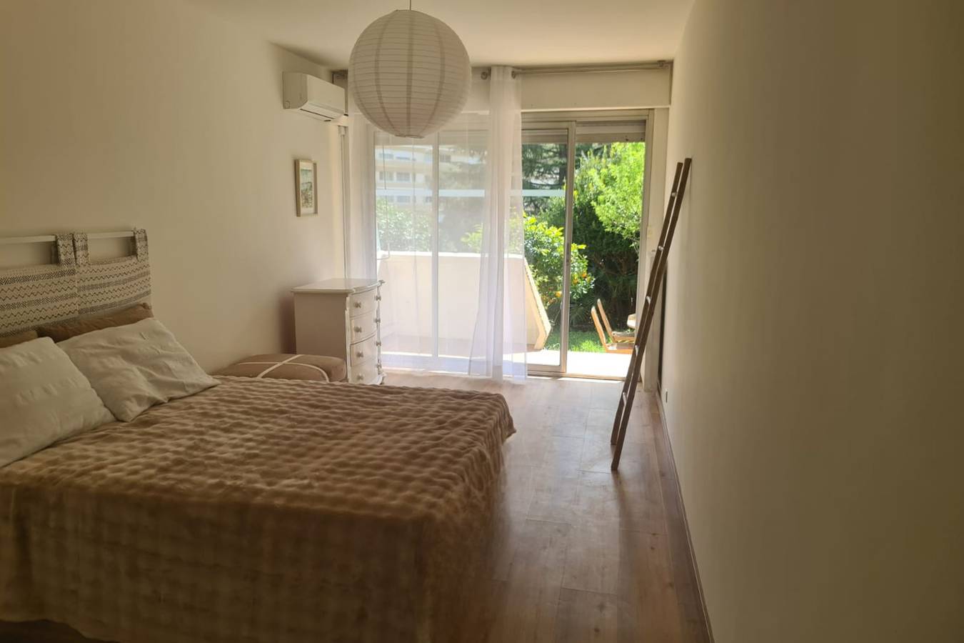 Ganze Wohnung, Bright apartment with garden and swimming pool in Croix d'Argent, Montpellier