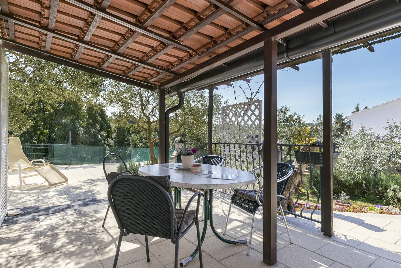 Ganze Wohnung, Studio Appartement mit Terrasse Necujam, Solta As-18993-a in Šolta (Split-Dalmatien), Necujam