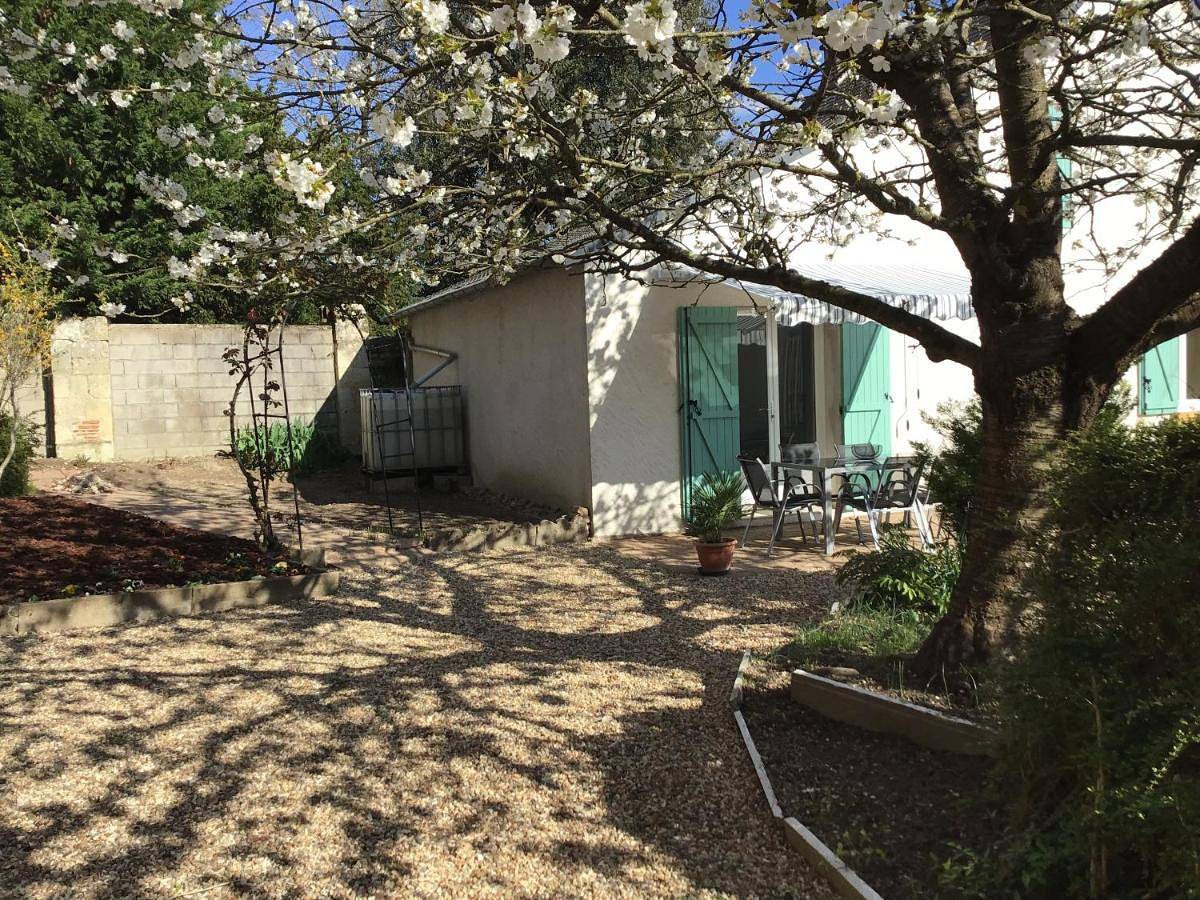 Two-Bedroom House in Noizay, Région de Tours