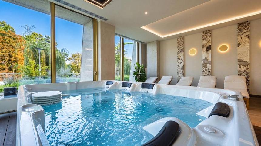 Loft dla 2 osób, z Balkon i Jacuzzi oraz Taras i Sauna w Wrocław