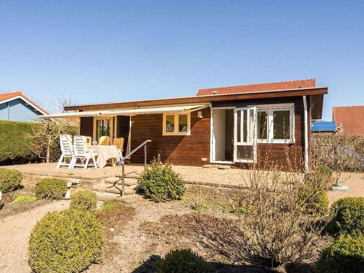 Chalet voor 4 personen, met Terras en Tuin in Burgh-Haamstede