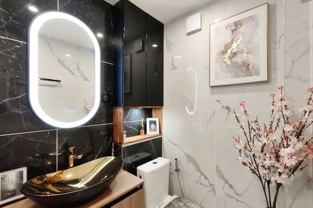 Entire apartment, Apartment - Sleeps 4 - Balcony - Aircon in Le Kremlin-Bicêtre, Val-de-Marne