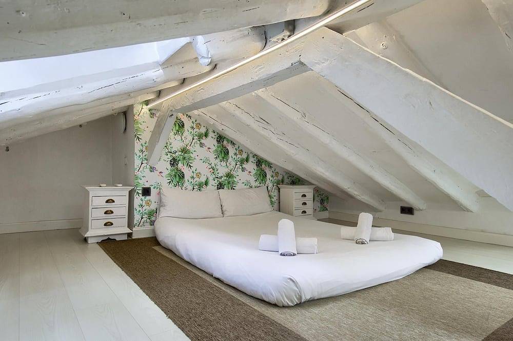 Entire apartment, Sol Attic – in the Center of Madrid in Centro (Madrid), Madrid