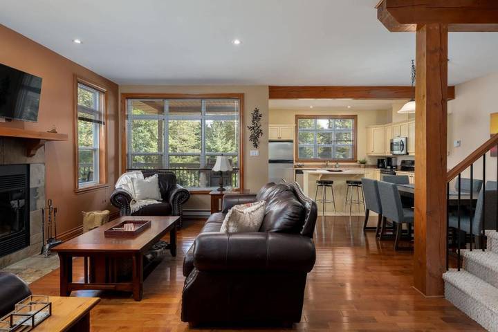 Chalet pour 10 personnes, avec terrasse et piscine dans Mont-Tremblant - 4