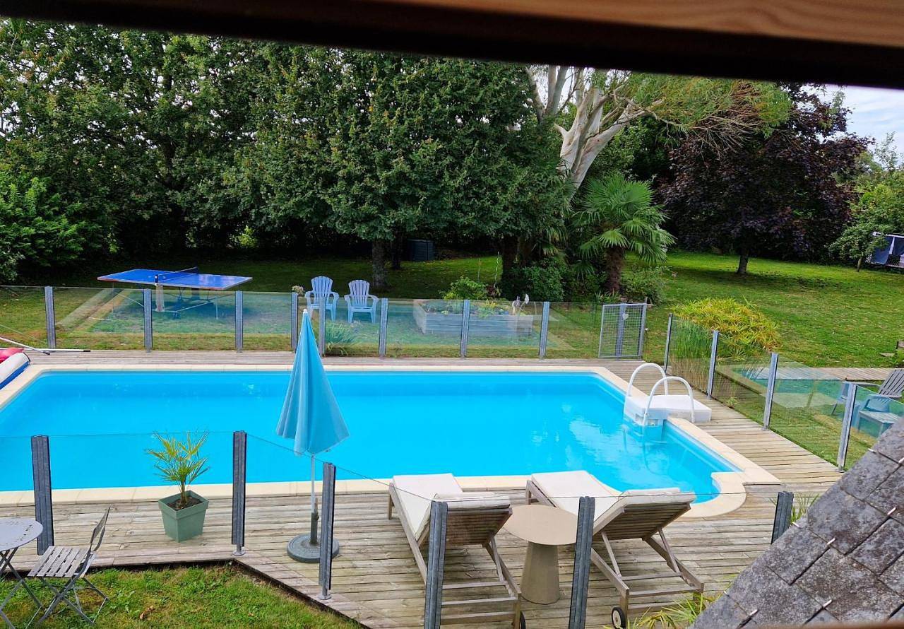 Large Double Room in Arzano, Région de Quimper