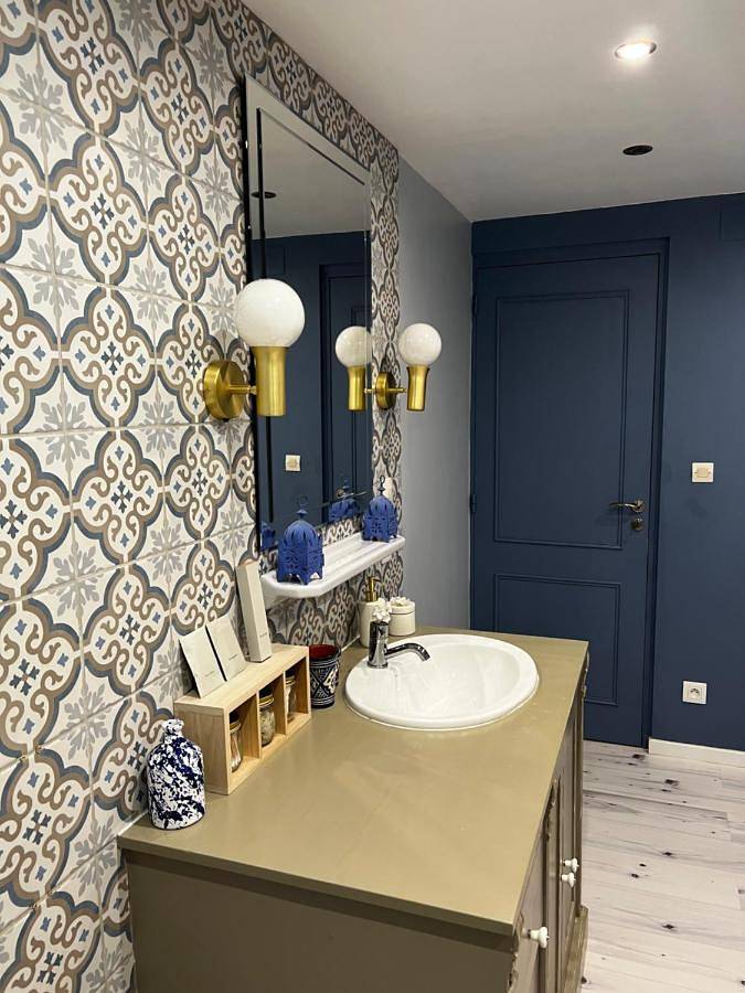 Suite Une Bulle d Evidence avec baignoire spa in Saumur, Vallée de la Loire